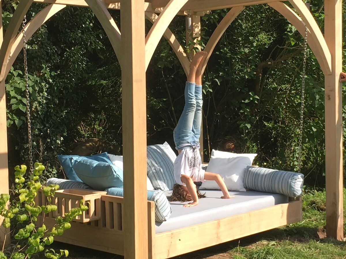 Day Bed head stand.jpg