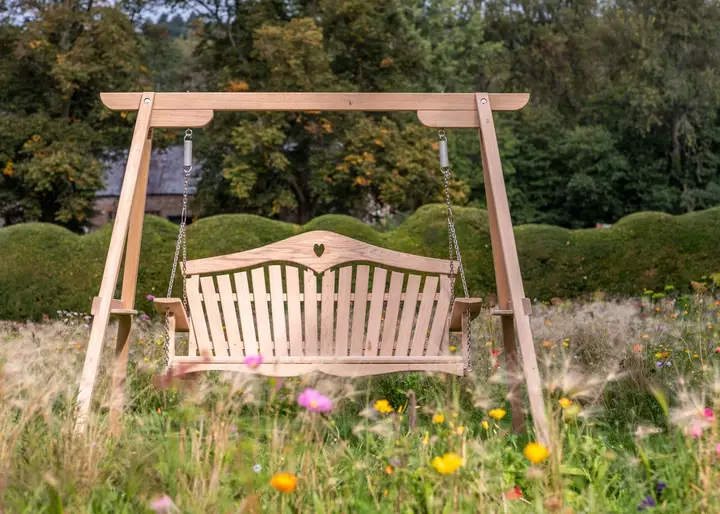 Second hand best sale garden swing seat