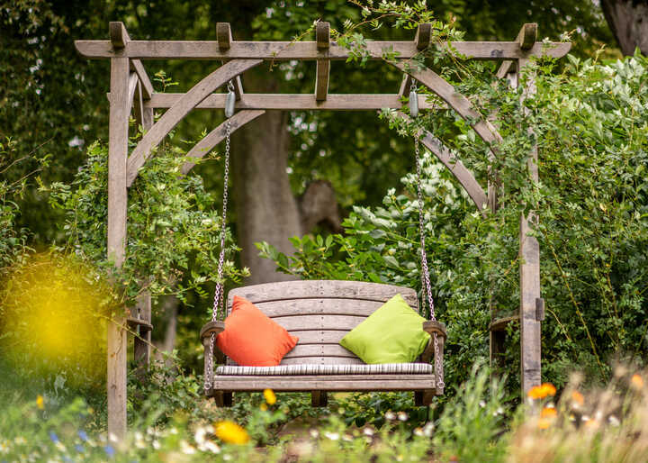 Swinging Day Bed