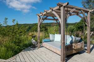 The Swinging Day Bed
